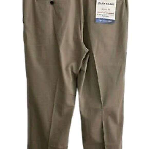 NWT Dockers Beige Classic Fit Khaki Pants size W42x L32 - Picture 2 of 10